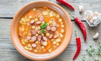 Hitro, okusno, nasitno Juha s čičeriko in prekajeno klobaso